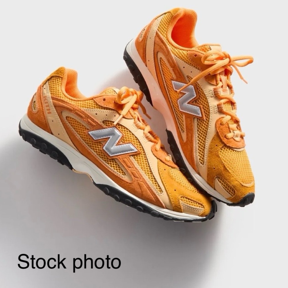 BNIB KITH X NEW BALANCE 204L SNEAKERS - ORANGE